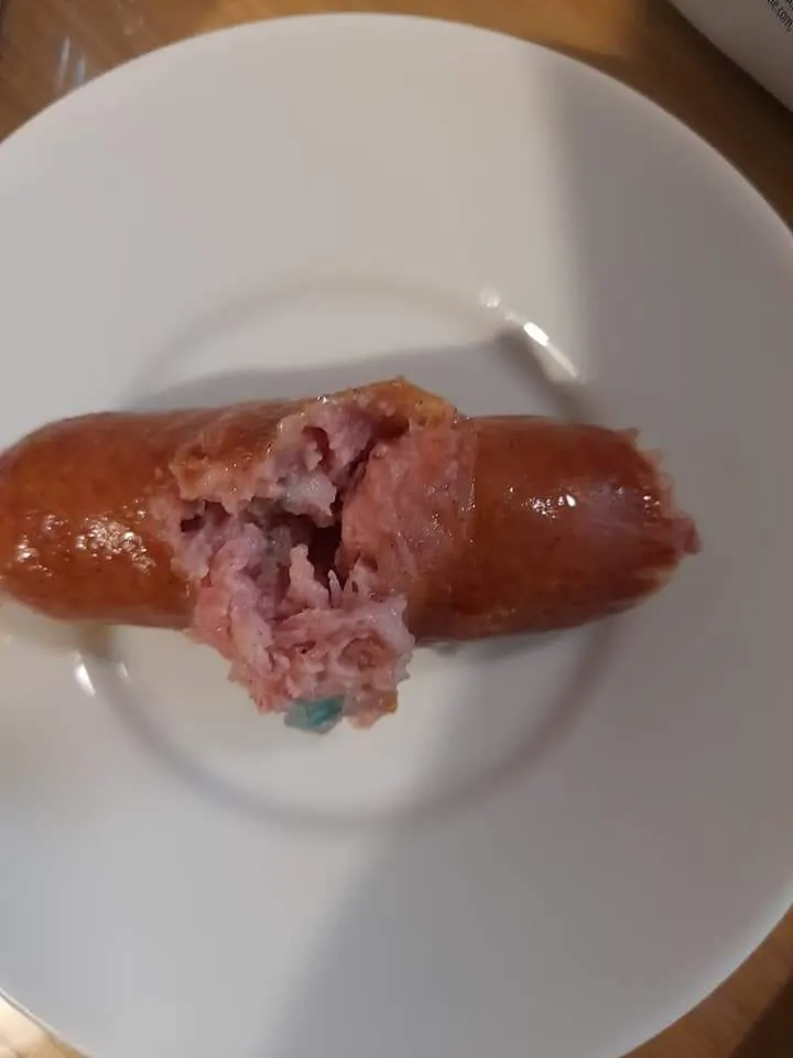 Zadranin kupio kobasice u kojima je pronašao zeleni komad gume: “Bljak, više nisam jeo”