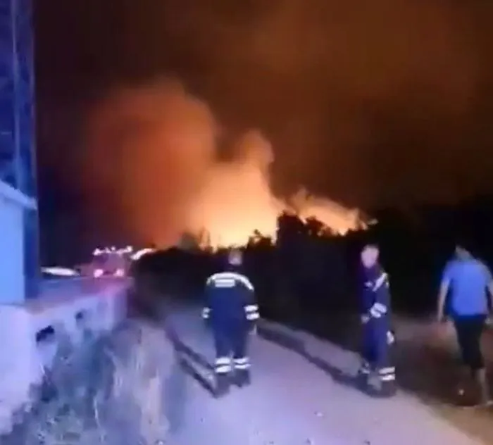 VIDEO – Veliki požar buknuo u zaseoku Stojići kod Ražanca, ugrožene su i kuće