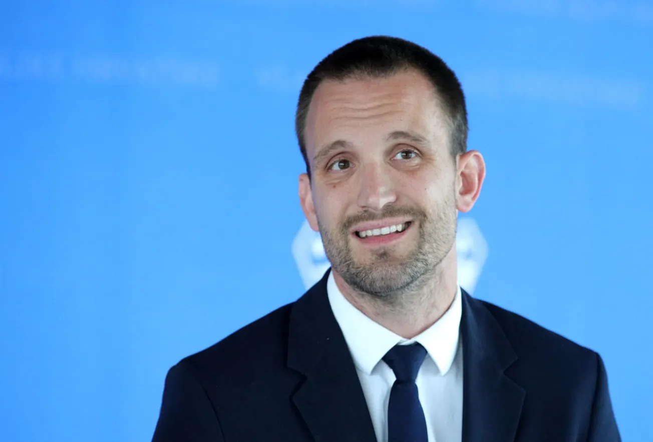 Ministar Erlić kojega istražuje USKOK zbog afere “Dvije palače” u Skradinu uručio ugovore vrijedne 2,8 milijuna eura