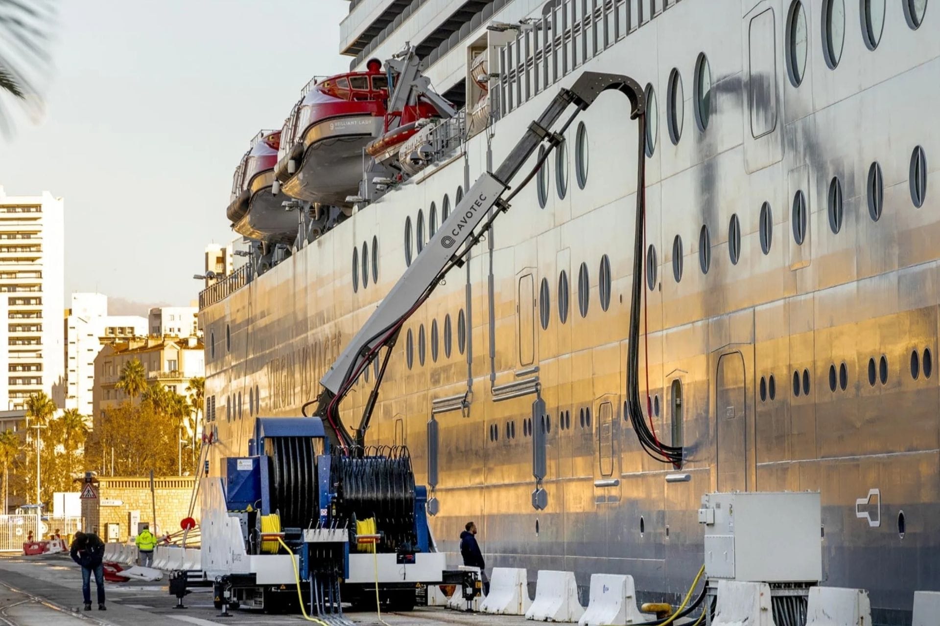 Marseille : son Vieux-Port, ses calanques... et ses data-centers.