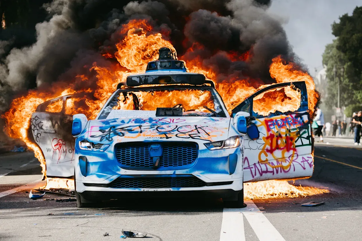La voiture : illustration absurde des outrances de la tech