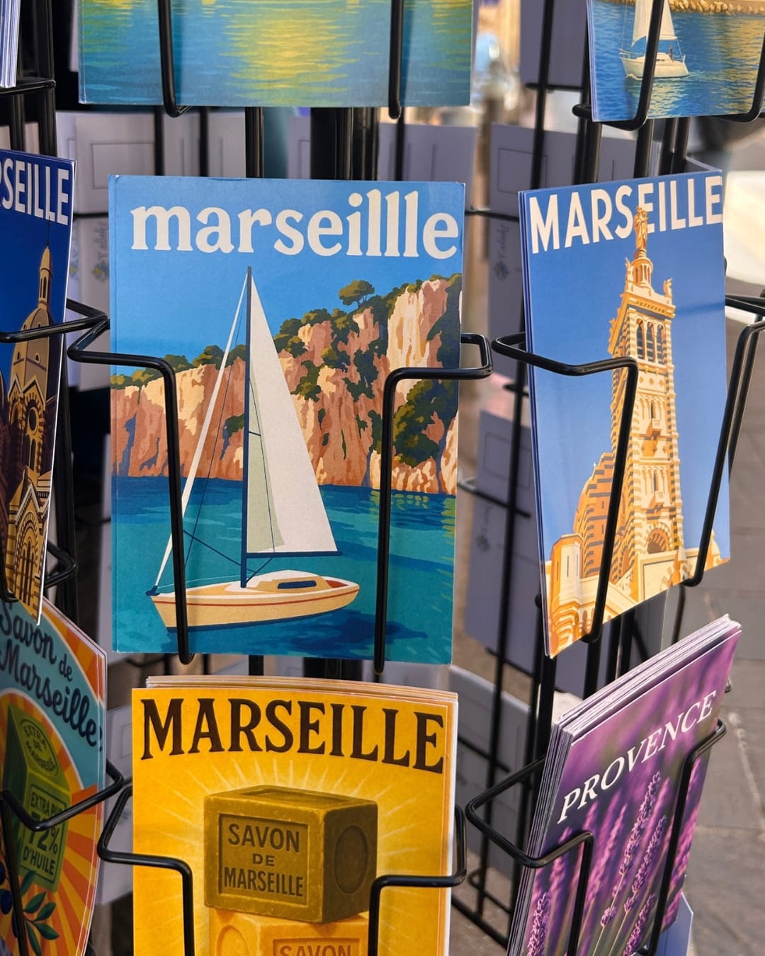 Marseille : son Vieux-Port, ses calanques... et ses data-centers.