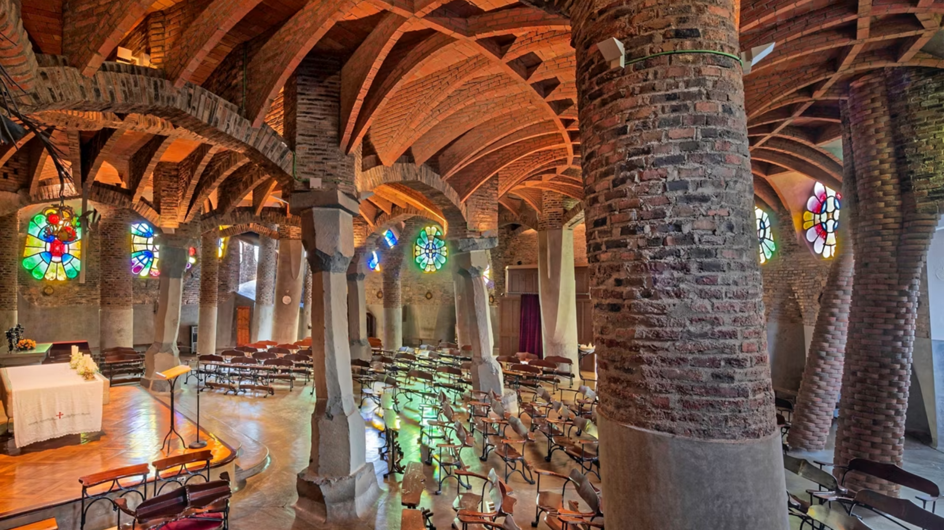 Colònia Güell Crypt, Antoni Gaudí