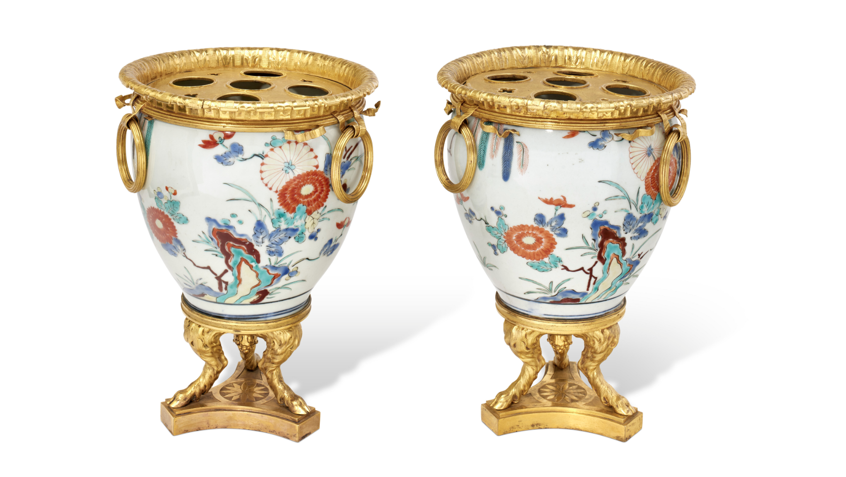 PAIRE DE VASES PIQUE-FLEURS D’ÉPOQUE LOUIS XVIDERNIER QUART DU XVIIIE SIÈCLE, EstimateEUR 60,000 – EUR 80,000