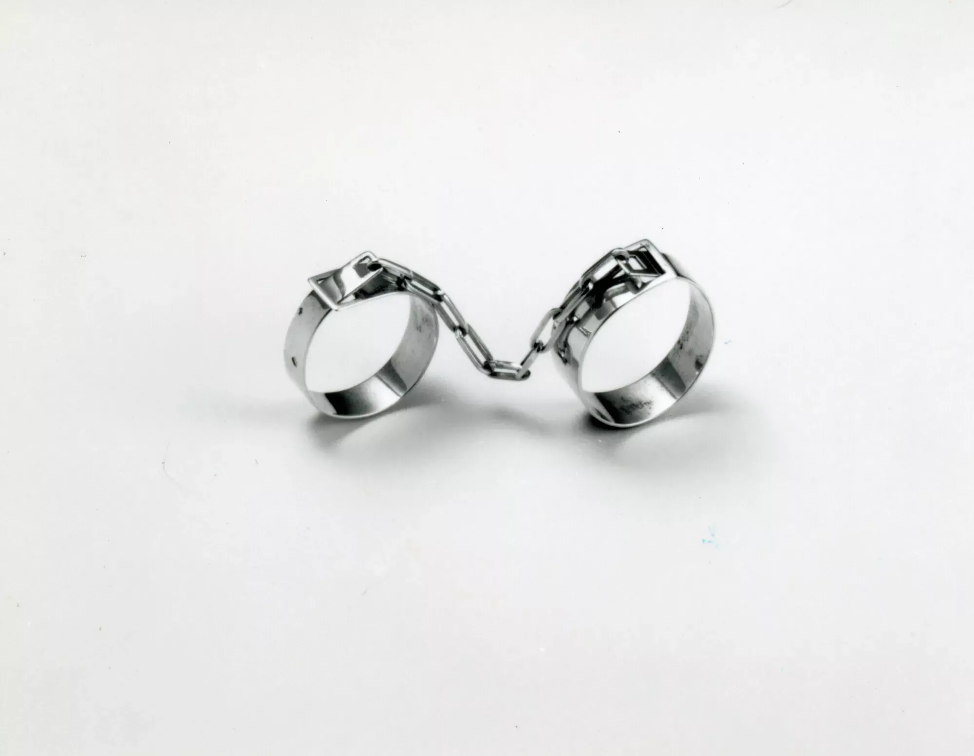 Double ring in silver, Paco Rabanne and Dinh Van. 