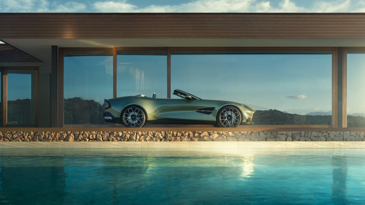Aston Martin Unveils Vanquish Volante
