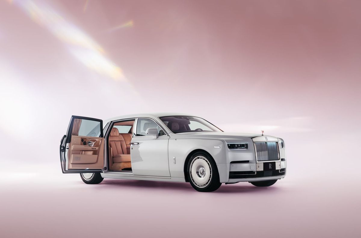Rolls-Royce Celebrates Sakura Season with Bespoke Phantom