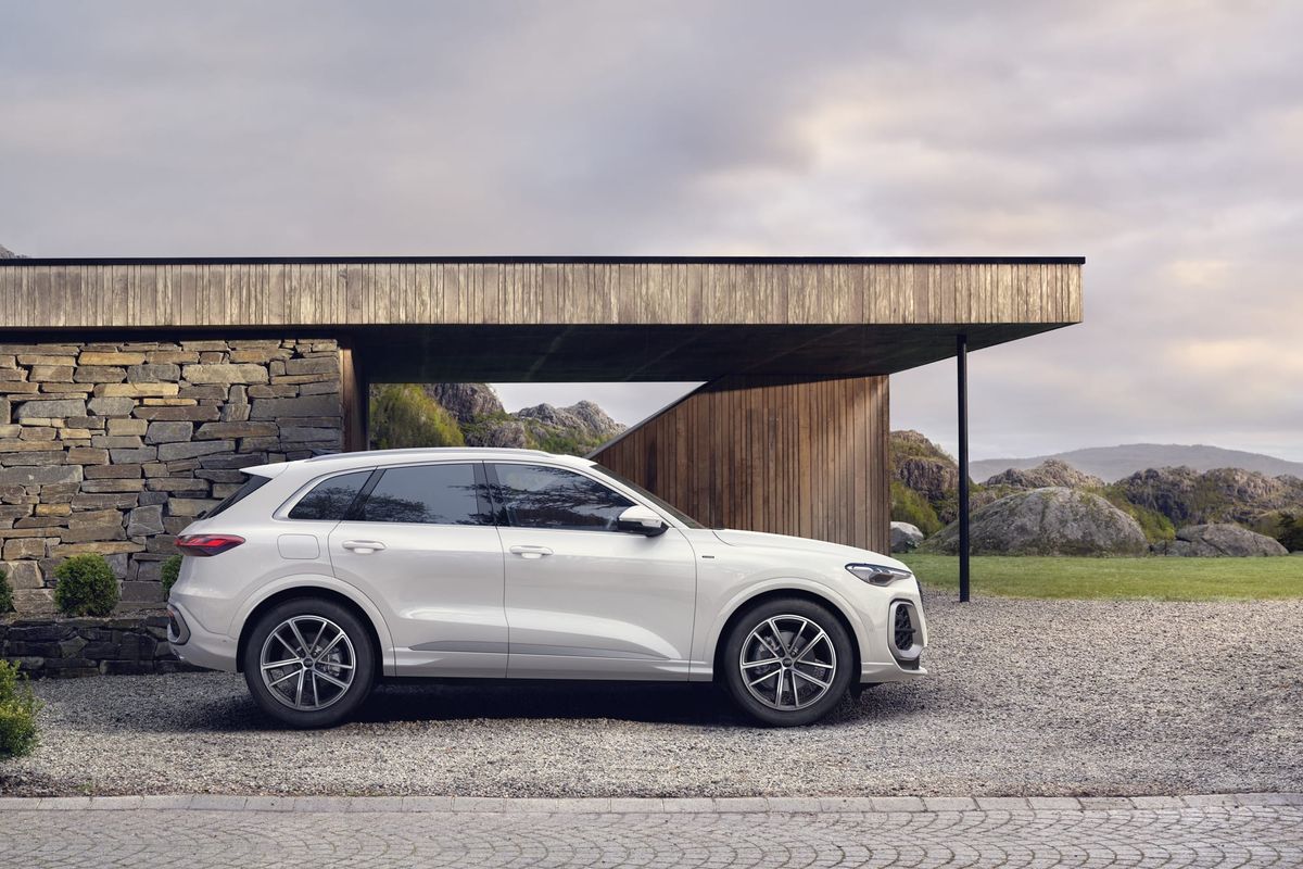Why Everyone Will Be Talking About the New Audi Q5 e-hybrid This Summer