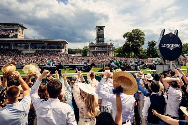 Elegance Took the Lead at Chantilly