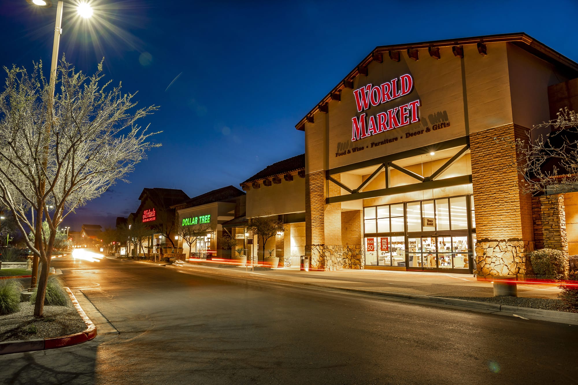 Paris Baguette and Nothing Bundt Cakes are the latest chains to sign leases for Gilbert Gateway Towne Center, as the metro Phoenix area property nears full occupancy. A partnership of Irgang Group and other New York real estate investors acquired the 264,000-sq.-ft. center in December 2025.