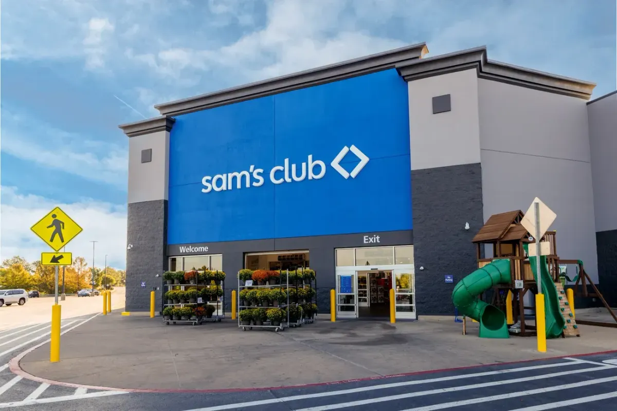 Easter egg: Jason Sudeikis teams up with Sam's Club