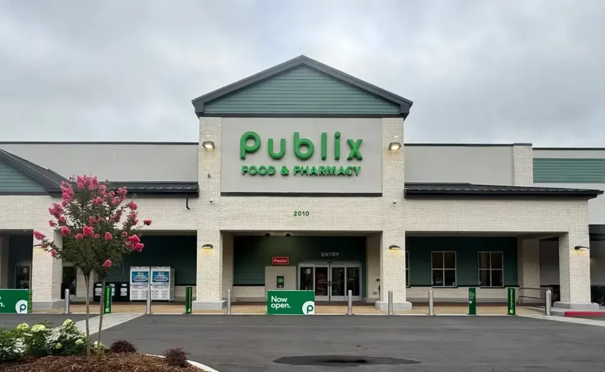 Publix ranked No. 4 on the 2026 PEOPLE Companies that Care list