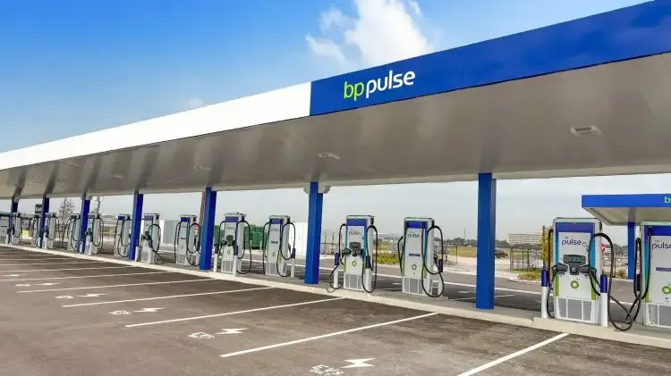 bp pulse opens new EV charging Hub by Houston’s Hobby Airport