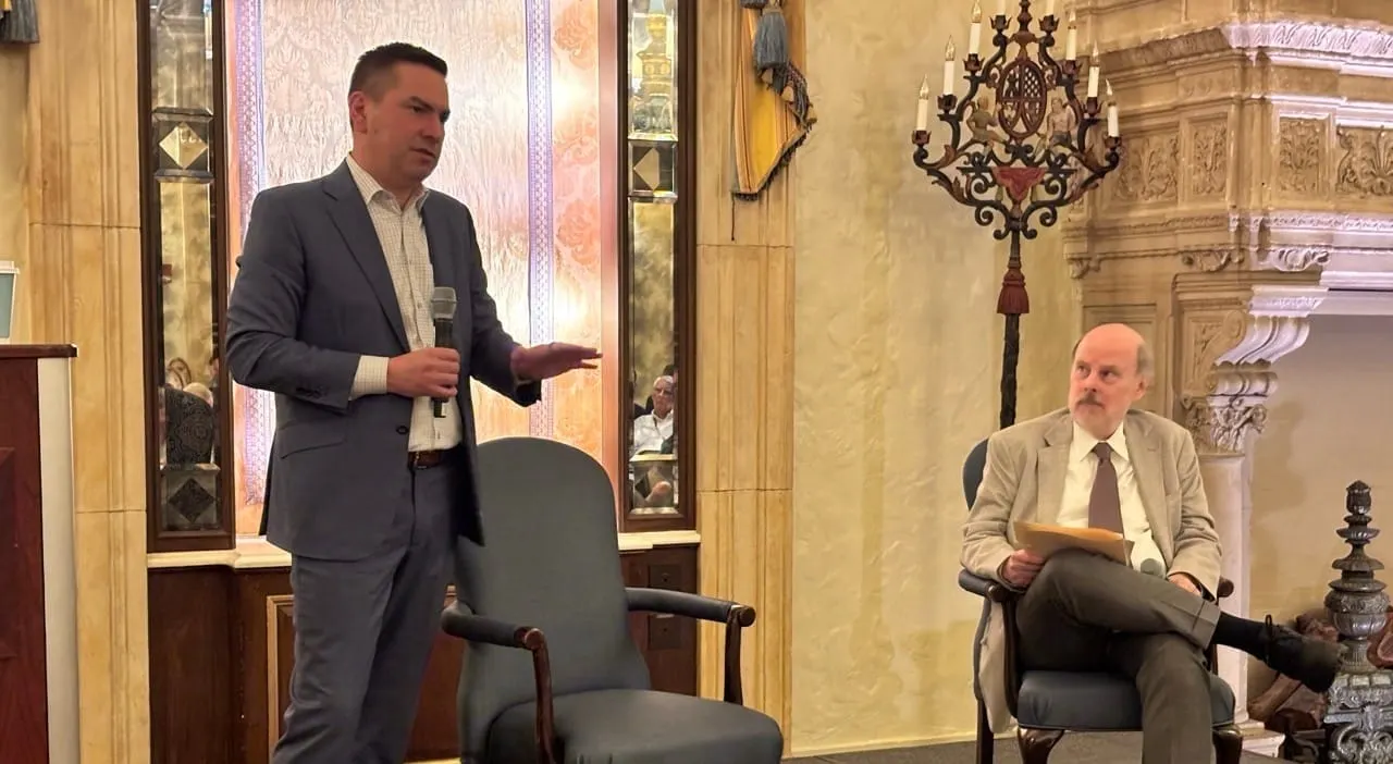 Walgreens’ Gates shares insights at exclusive retailmediaIQ breakfast