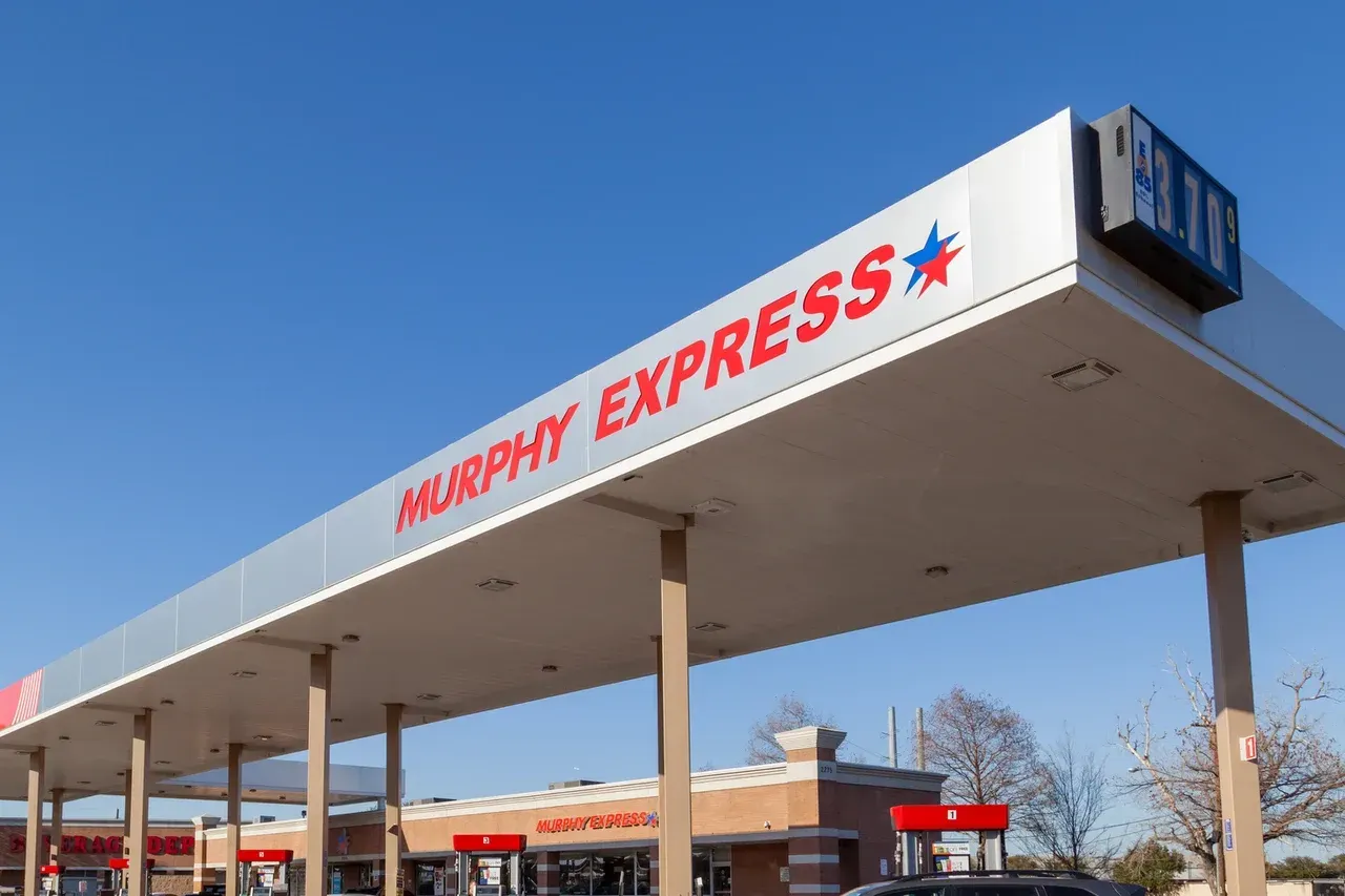Murphy USA expands store base as inside sales hold steady