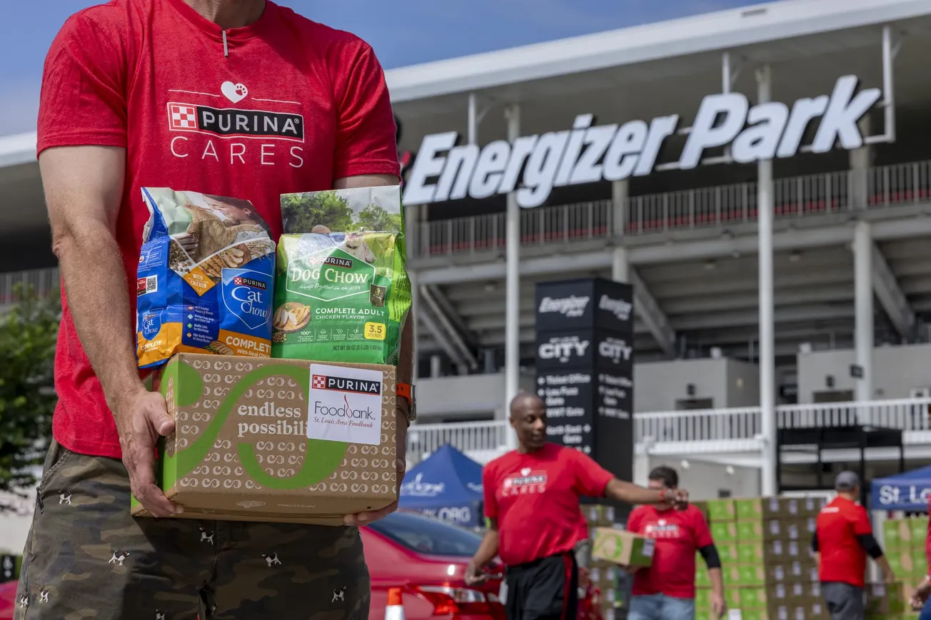 Purina employees volunteer across dozens of Communities to celebrate 25th Annual Purina Cares Day