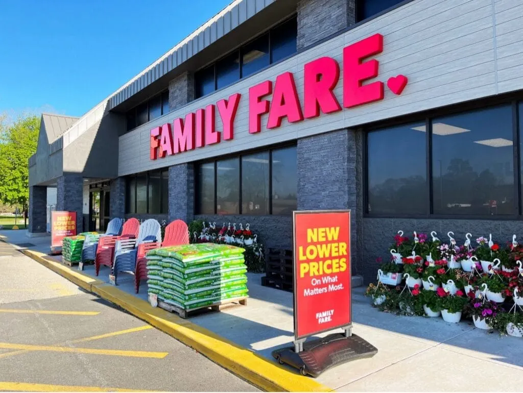 C&S lowers prices on thousands of grocery items