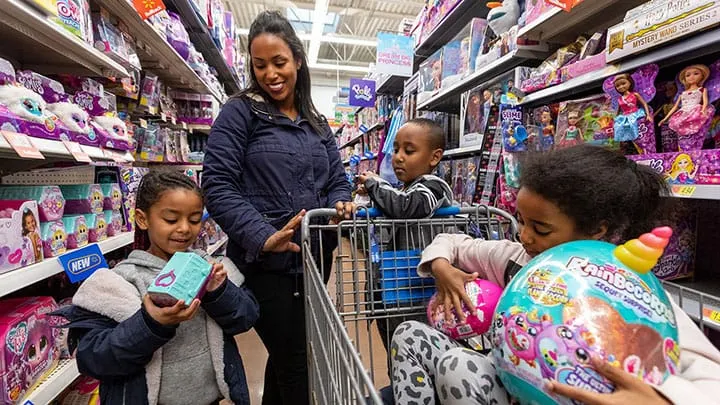 Rising prices push one-third of holiday shoppers to budget more for gifts in 2026