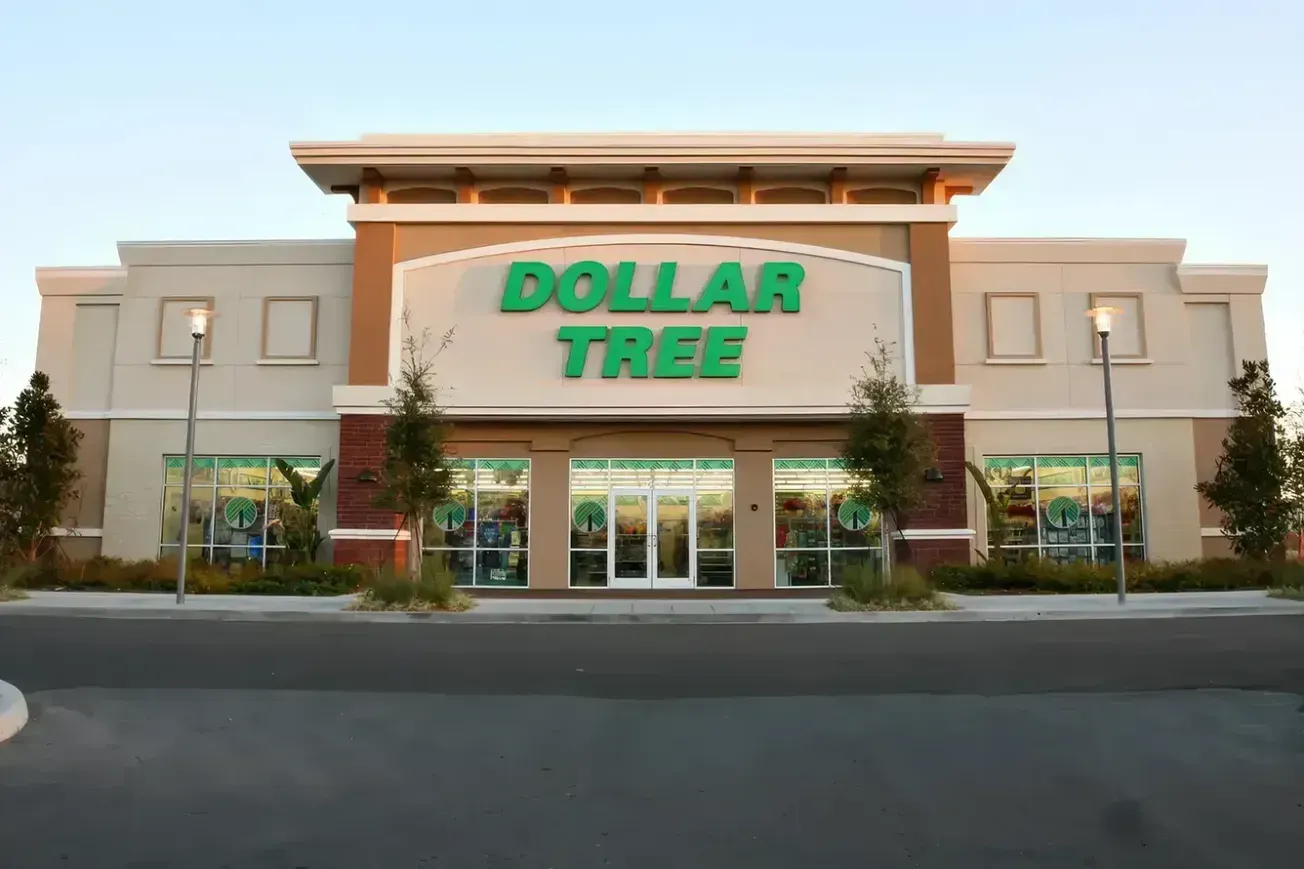 Positive traffic, tariff refunds buoy Dollar Tree in second quarter