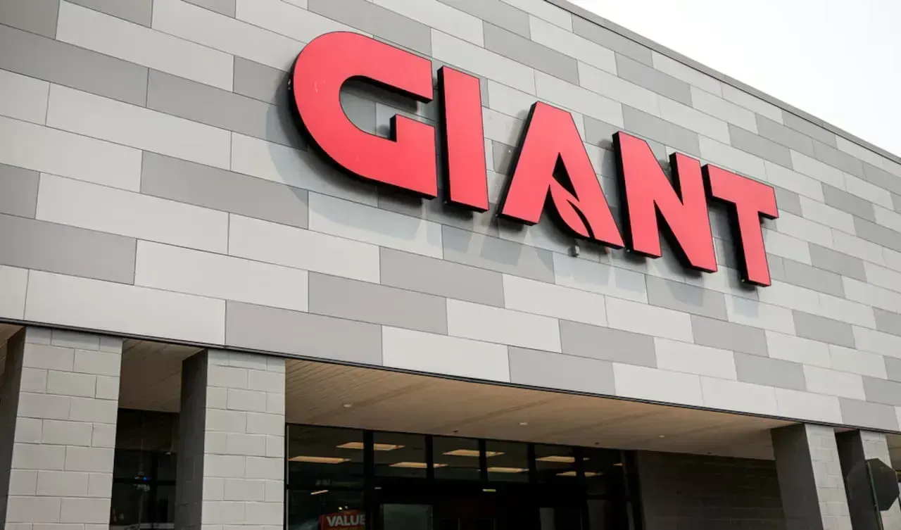 Flu and pneumonia vaccines now available at all GIANT and MARTIN’S pharmacies