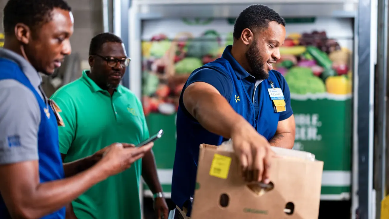 Walmart gives $15 million to Feeding America