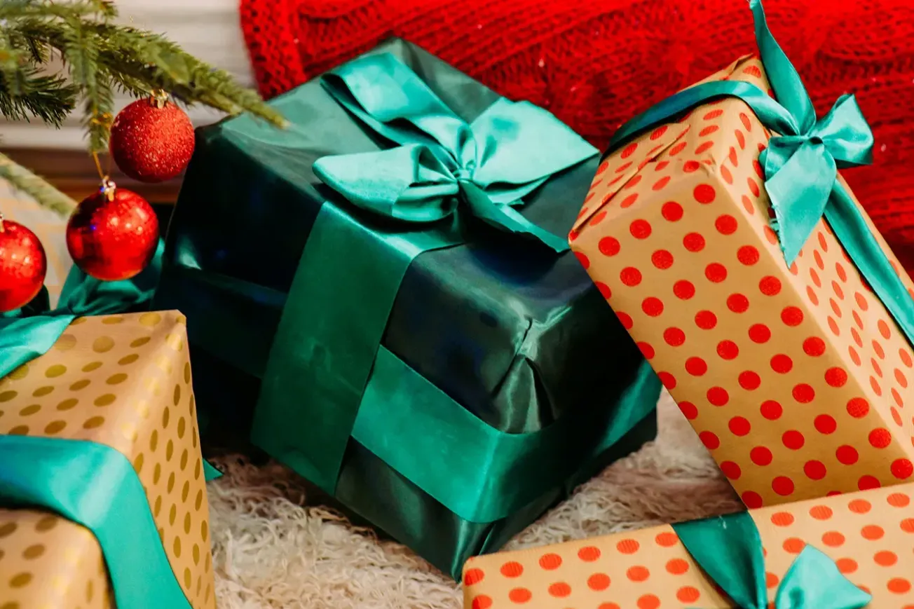 Holiday shoppers tighten budgets, seek more meaningful purchases