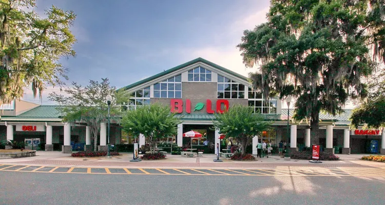 Southeastern Grocers cuts prices on key items