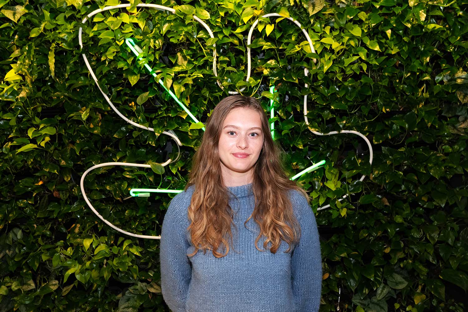 Fotografi av Jenny som er student og jobber i Fiken