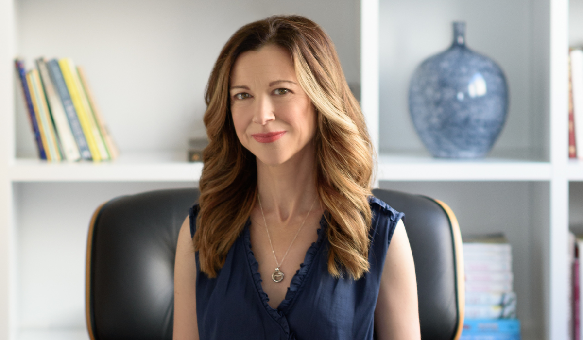 Therapist Lori Gottlieb Explains How to Set (and Keep) Better Boundaries This Holiday Season