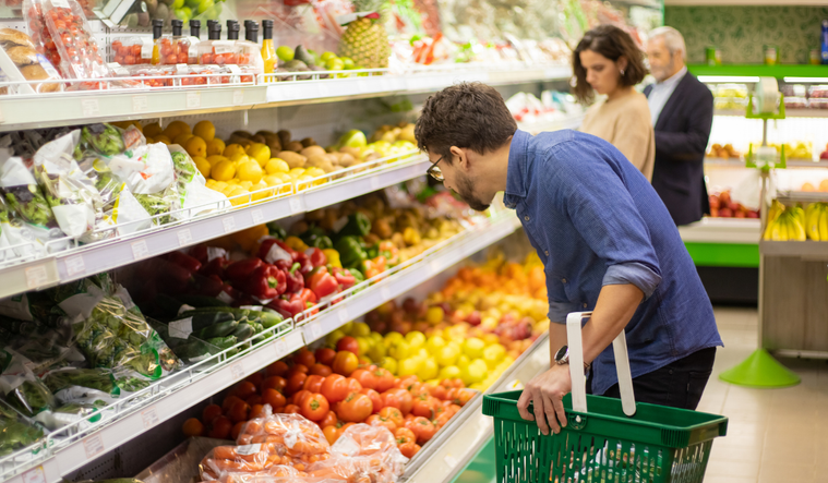 People in the grocery store