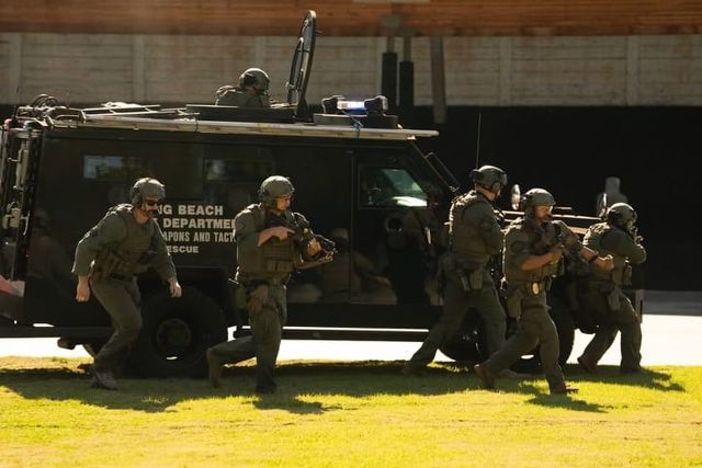 Burglary suspect arrested after SWAT standoff in Lakewood Village