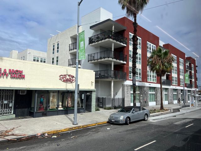 Column: Long Beach is making room for apartments, but only on busy streets. That’s not fair