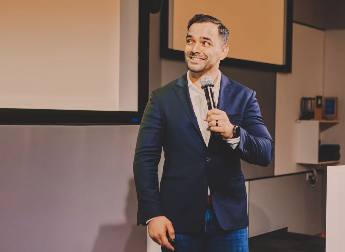 #1 - Ten z hello world