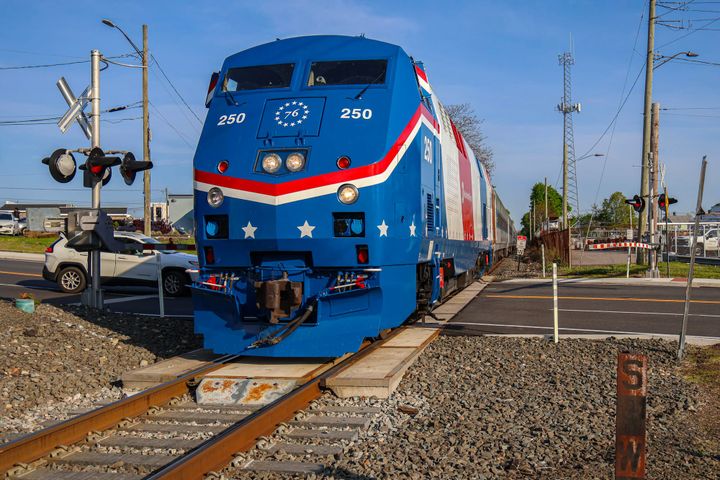 Metro-North's Newest Ninth Heritage Unit Debut in Harlem and Norwalk