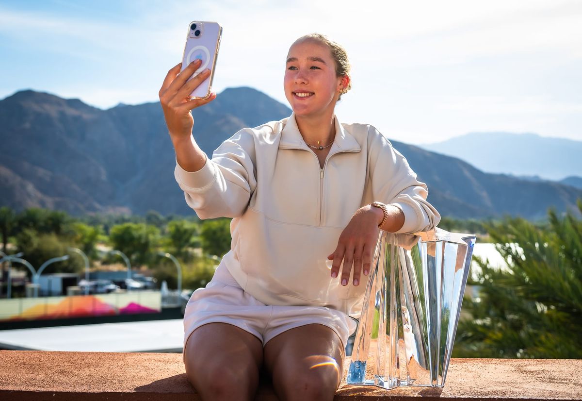 Bagel Bites: Platinum Blonde Life