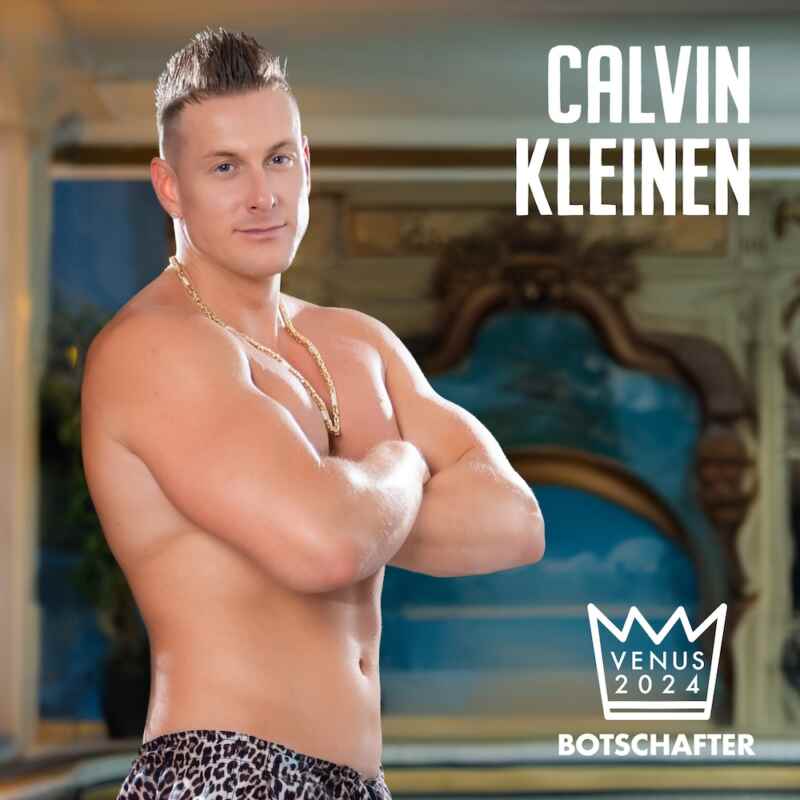 Calvin Kleinen Als gern gesehener Besucher der VENUS in den vergangenen Jahren, übernimmt der „King of Reality“ und Playboy No.1 in diesem Jahr erstmals eine offizielle Funktion als Markenbotschafter. Der Sieger der TV-Show „Kampf der Realitystars“ 2024 ist einer der bekanntesten Stars der Reality-Szene und ist aus dem deutschen TV nicht mehr wegzudenken. Calvin ist nicht nur ein Publikumsmagnet im Fernsehen, sondern auch ein echter Social Media-Star, erfolgreicher YouTube-Reactor, Entertainer mit zahlreichen Club-Auftritten und als Rapper bekannt. Mit seinem extrovertierten Auftreten, seinem jungenhaften Charme und seinem Gespür für Entertainment wird Calvin die VENUS 2024 zweifellos bereichern.