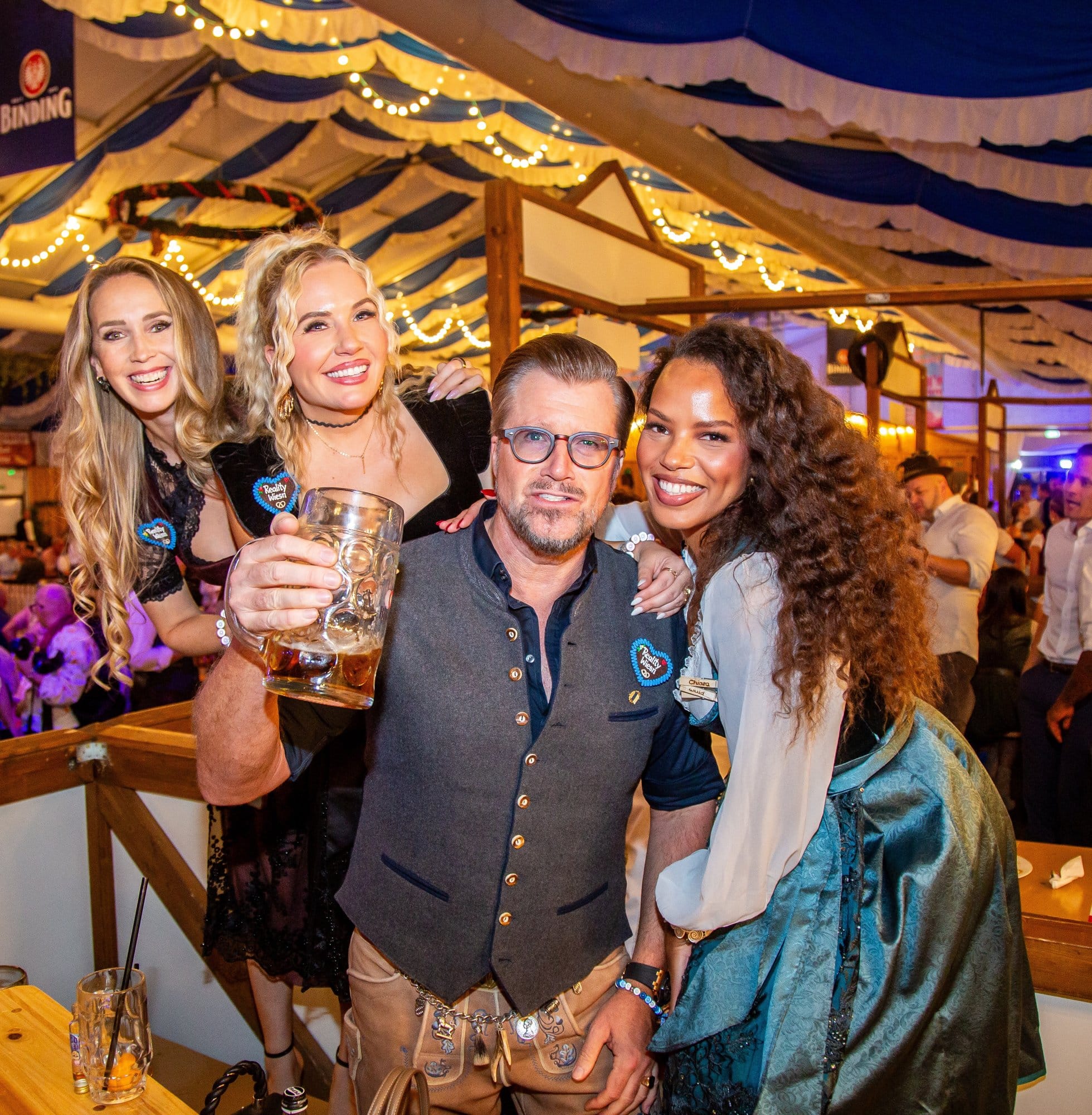Realitystars bei der Reality Wiesn im Festzelt des Frankfurter Oktoberfests