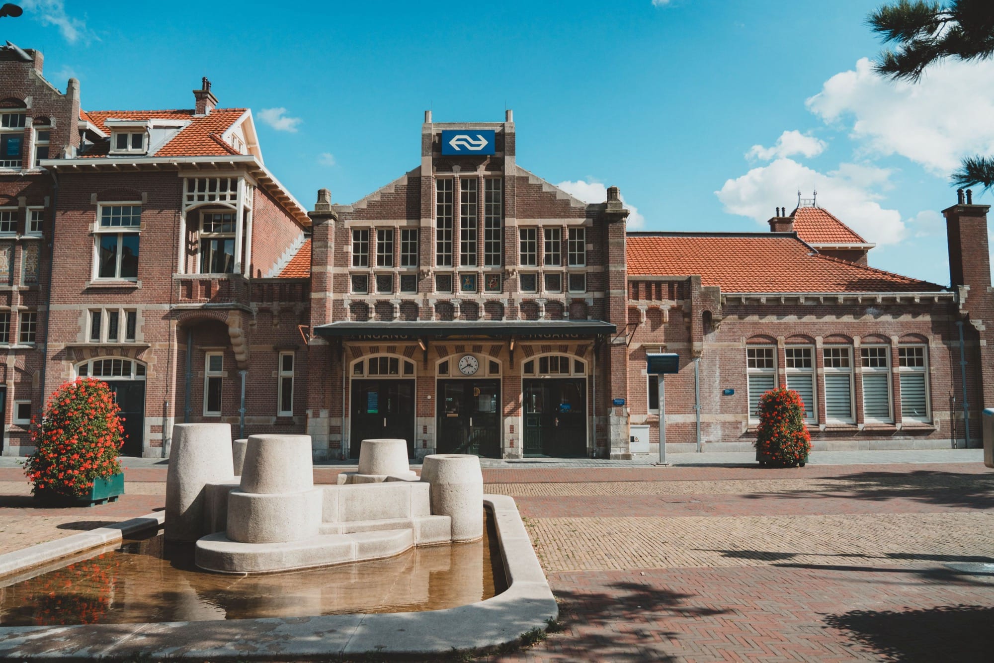 Die Bahnhofshalle von Zandvoort