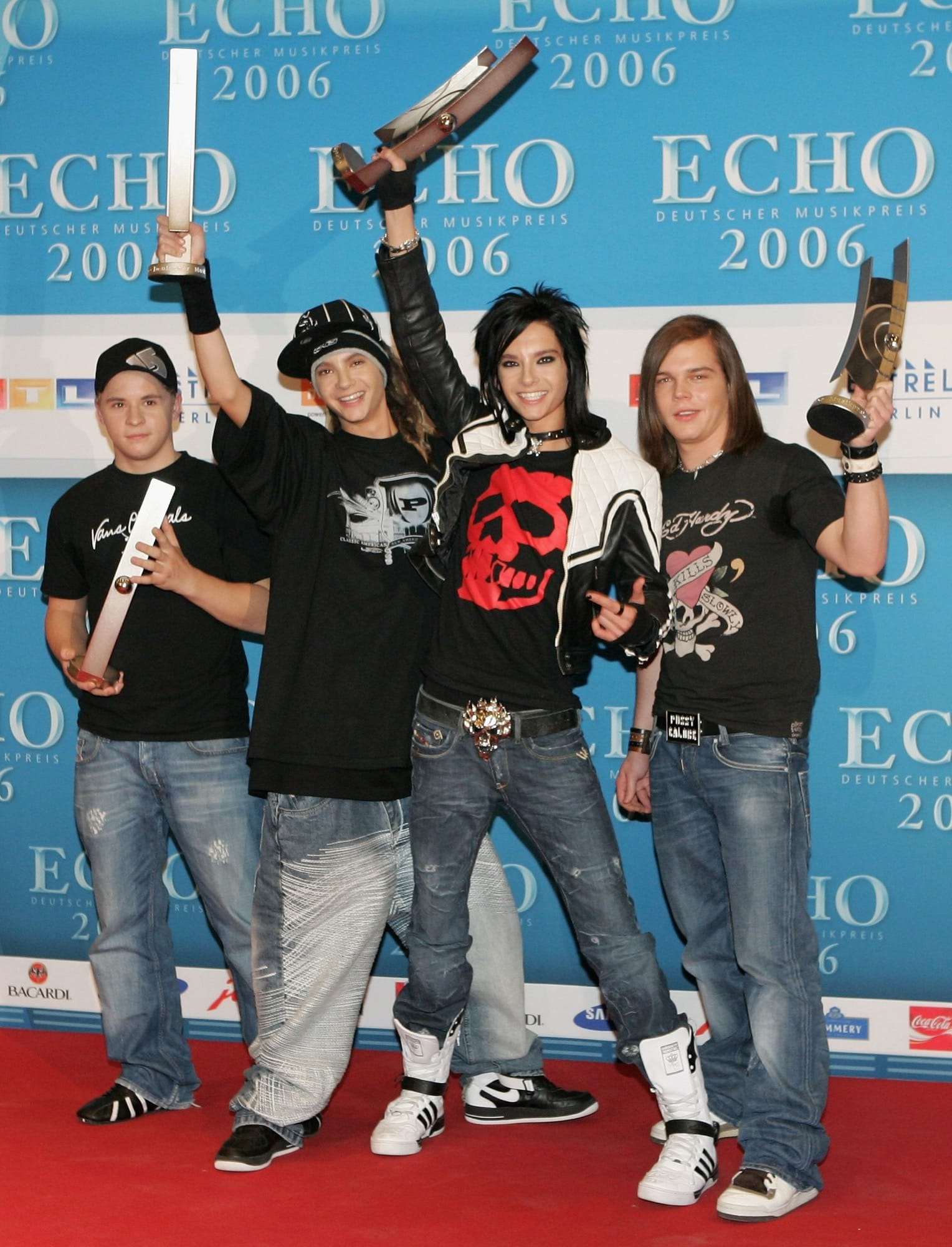Tokio Hotel mit ihren Echo-Trophäen 2006