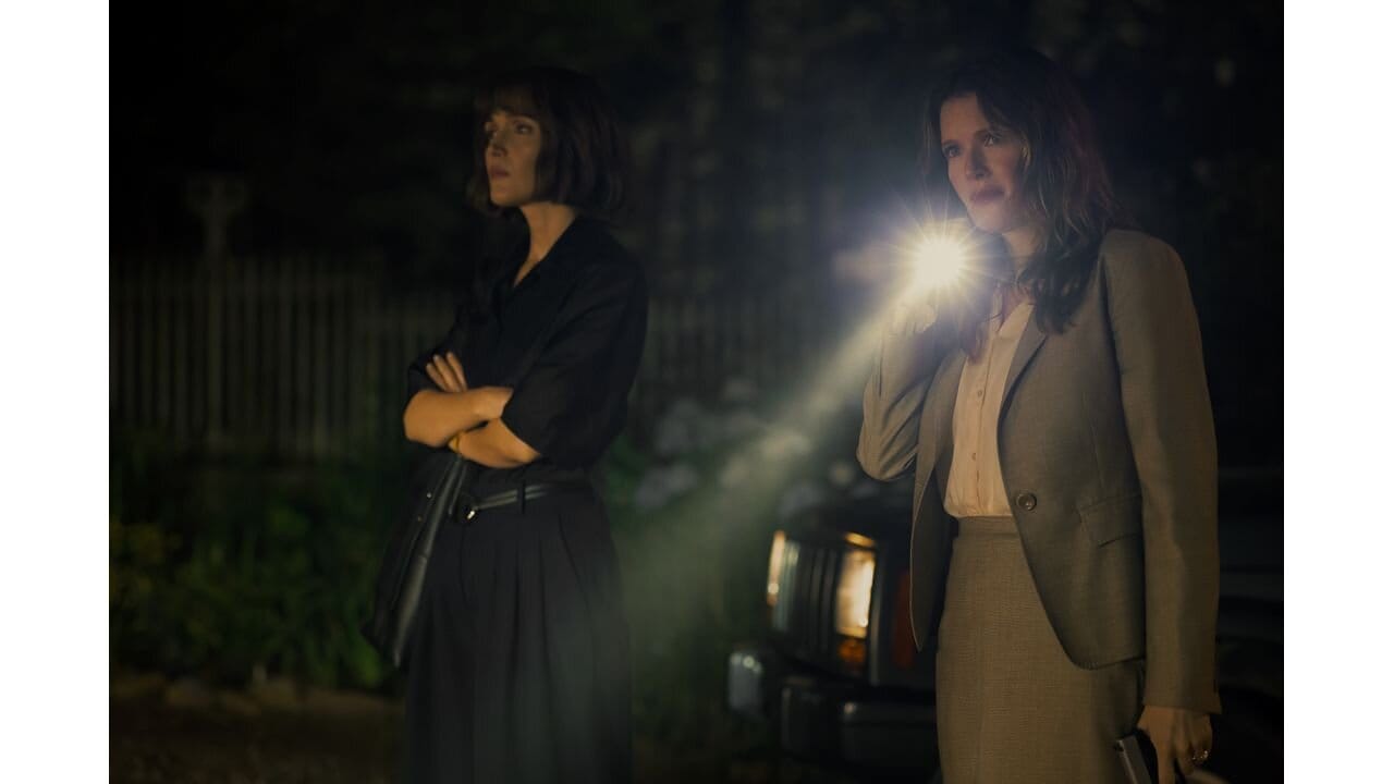 Rose Byrne und Meghann Fahy