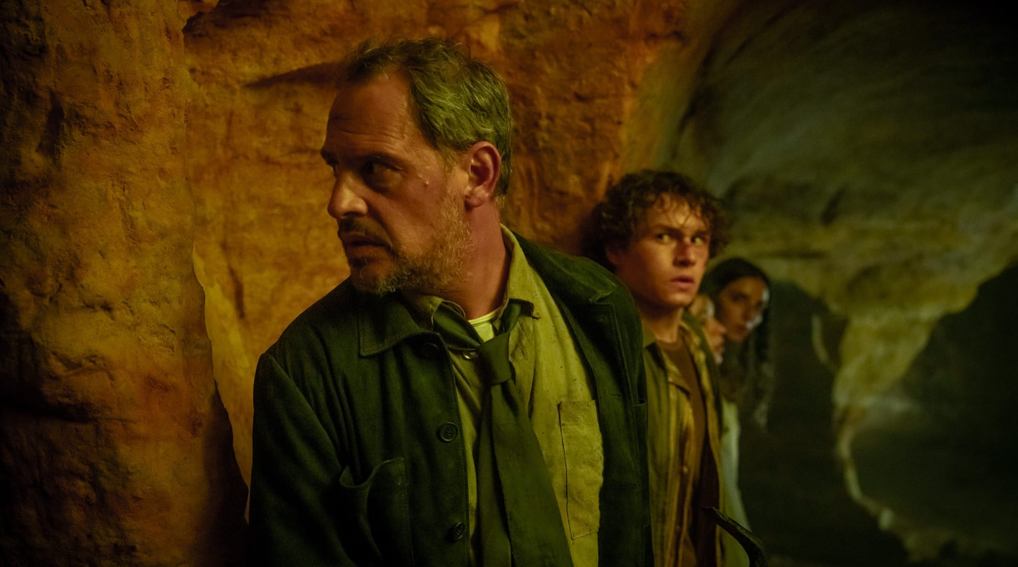 Moritz Bleibtreu in einer Höhle, Szene aus der ARD-Serie "RITUS"