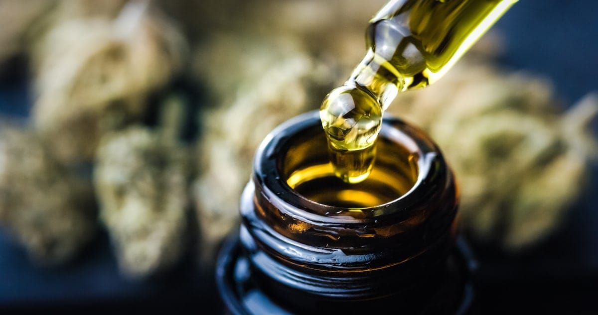 CBD Öl richtig dosieren Foto: Adobe / 24K-Production