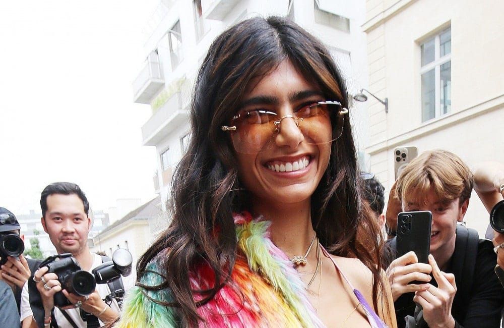 Mia Khalifa - Paris Fashion Week - Avalon