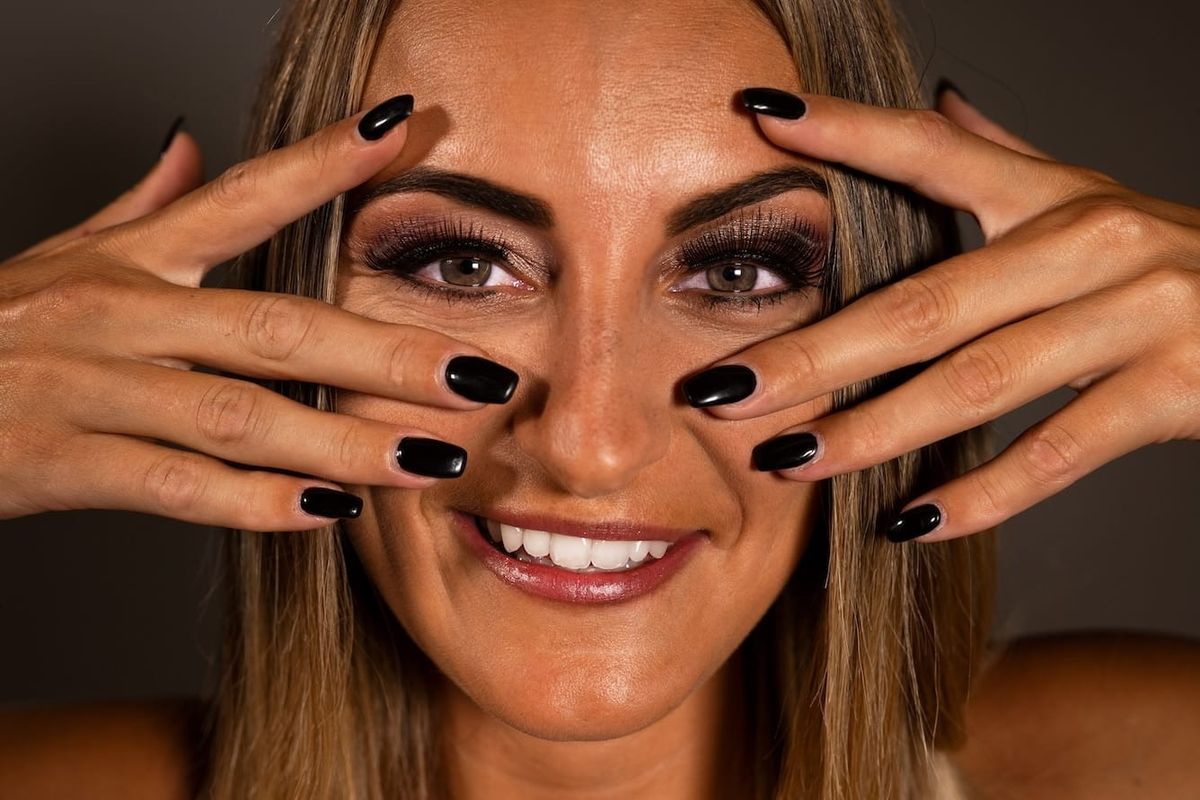 Ein schöner Nagelstyle macht sexy. Foto: Adobe / Rotscher