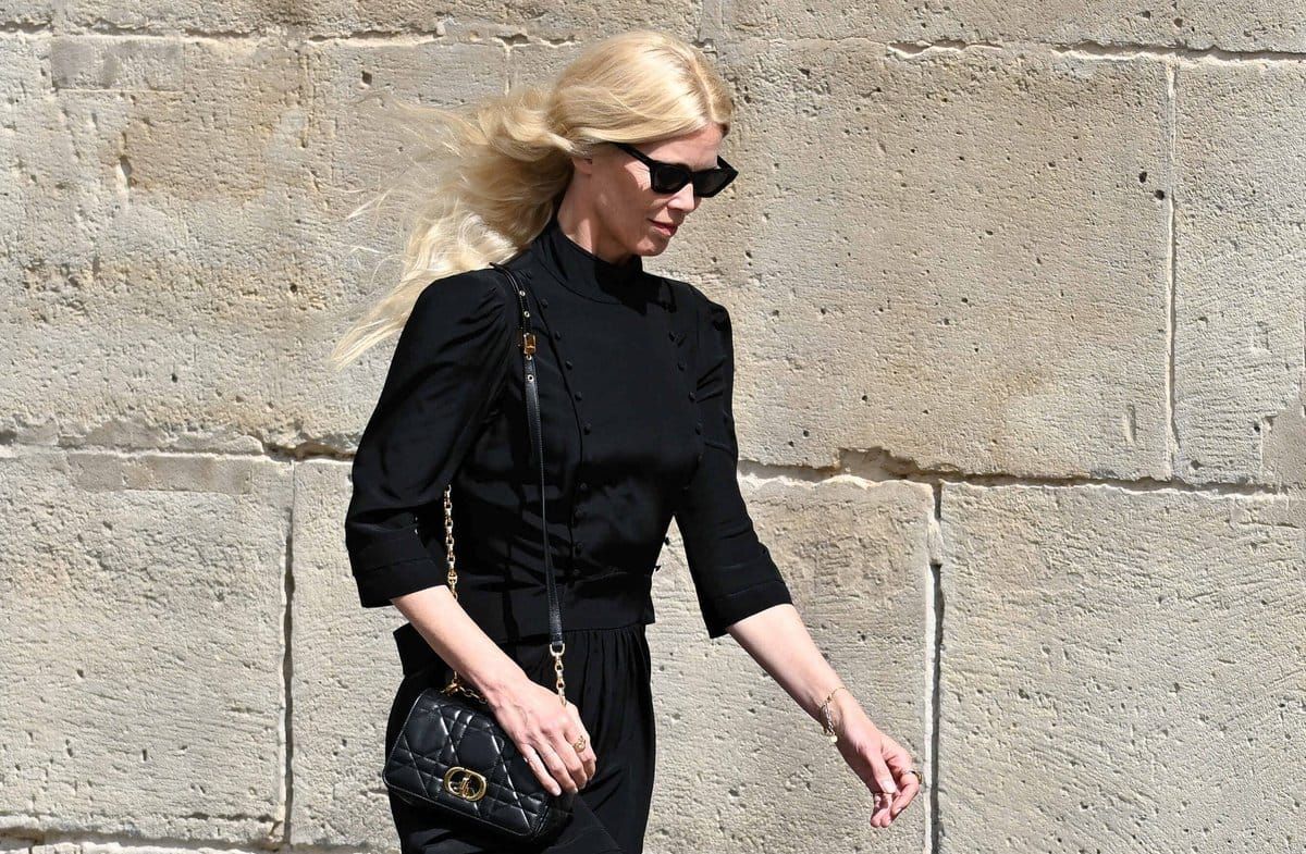 Claudia Schiffer auf dem Weg zur Trauerfeier von Mathilde Favier.