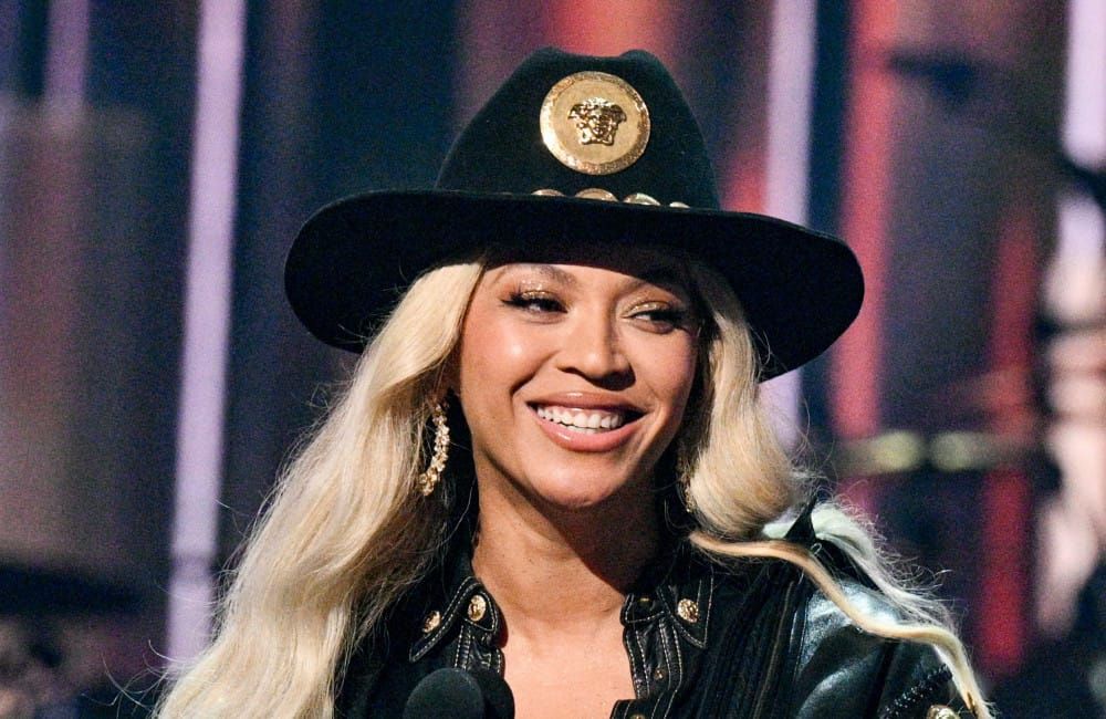 Beyoncé würdigt verstorbene Dolly Parton als 'Nordstern'