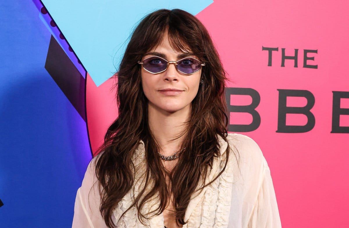 Cara Delevingne ist jetzt nicht nur Model und Schauspielerin sondern auch Musikerin.