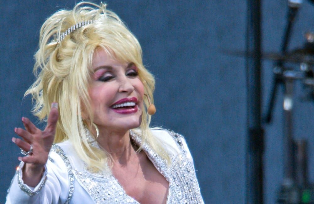Dolly Partons 'Jolene' stürmt nach ihrem Tod auf Platz eins