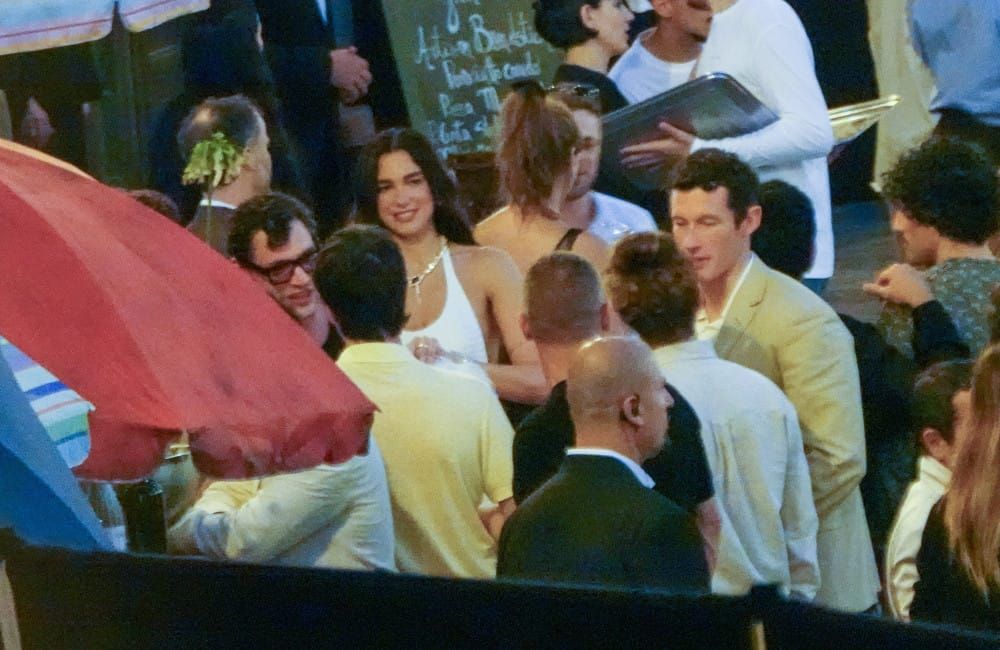 Dua Lipa und Callum Turner befolgten am Hochzeitstag zwei Ratschläge: 'Es war magisch'