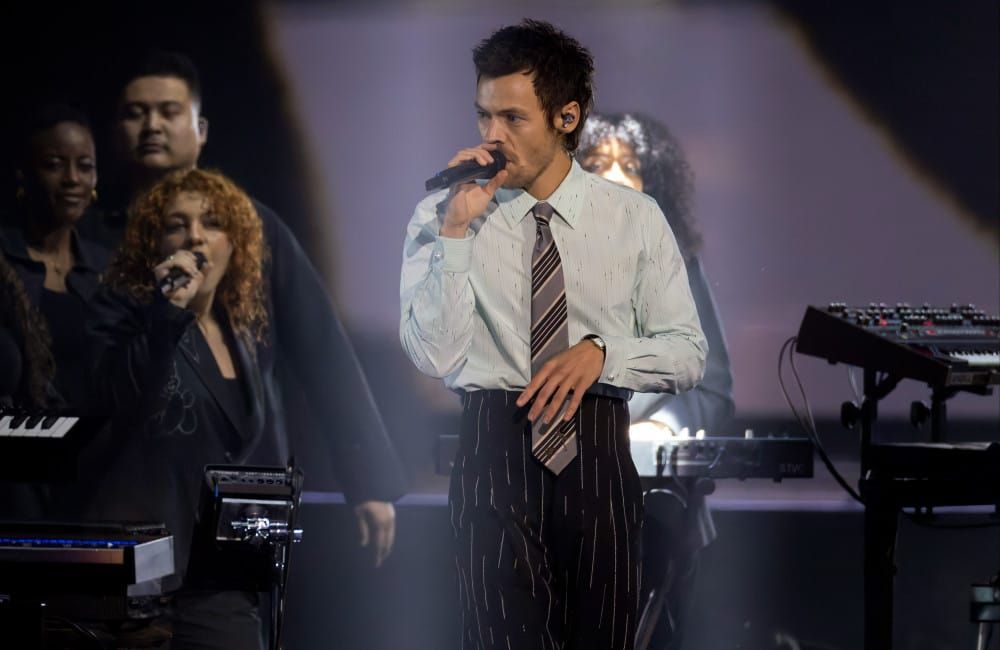 Harry Styles verrät Dusch-Ritual: So legt er seine 'gottgleiche' Bühnenrolle ab
